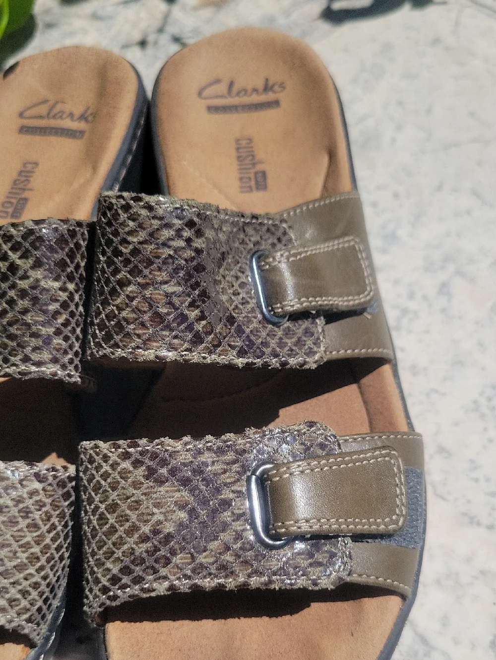Clarks Delana Fenela Olive Snake-Texture Double-Strap Slide Sandals 7.5